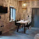 Pyrrichos Stone House * Pirrikhos