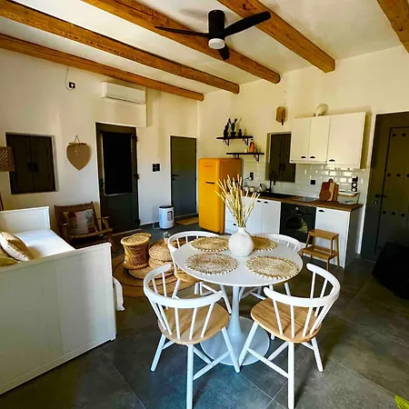 Pyrrichos Stone House * Pirrikhos