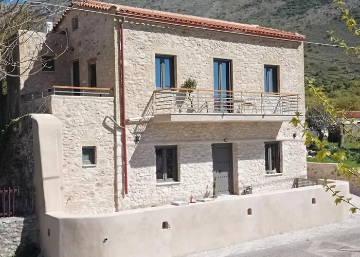 Pyrrichos Stone House * Pirrikhos