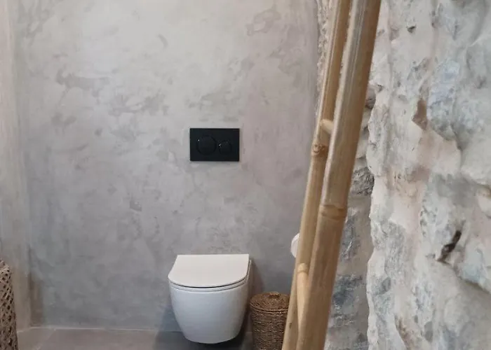 Pyrrichos Stone House *